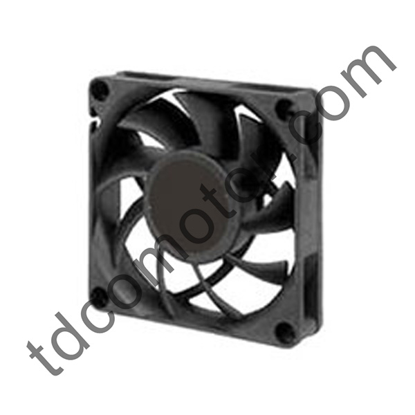 DC Axial फ्यान 70x70x15 YZ-7015D आस्तीन असर बल असर